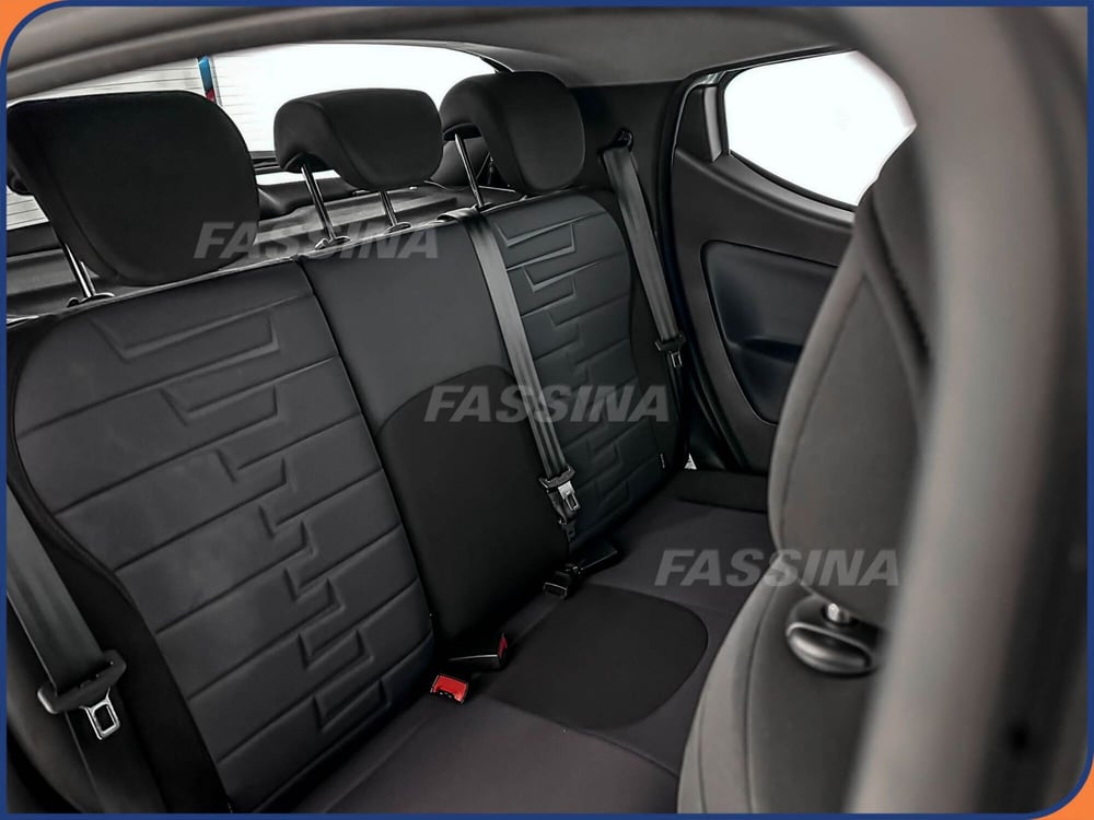 Lancia Ypsilon usata a Milano (12)