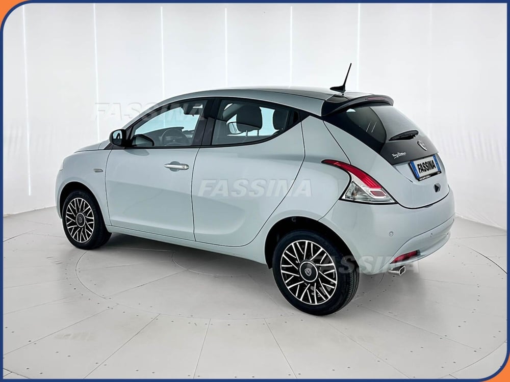 Lancia Ypsilon usata a Milano (4)