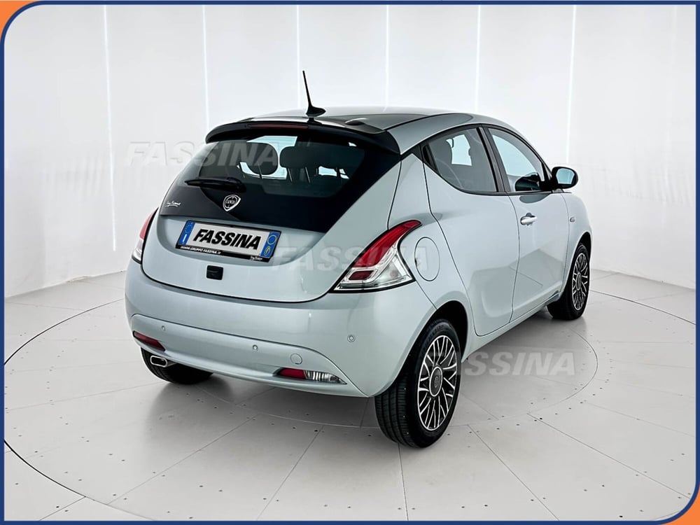 Lancia Ypsilon usata a Milano (6)