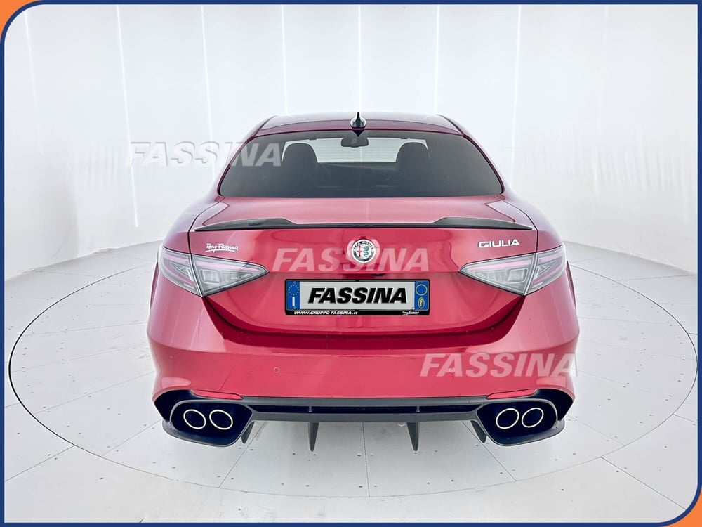 Alfa Romeo Giulia nuova a Milano (5)