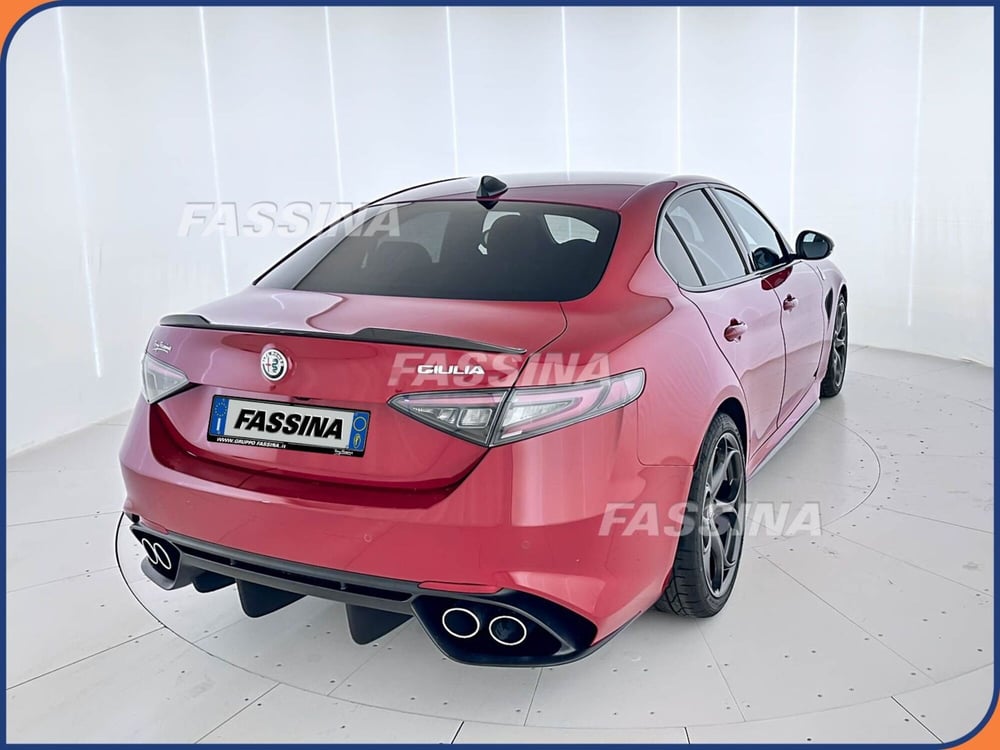 Alfa Romeo Giulia nuova a Milano (6)