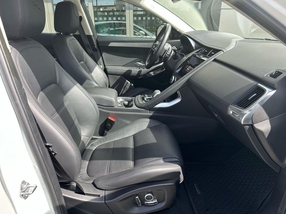 Jaguar E-Pace usata a Bari (3)
