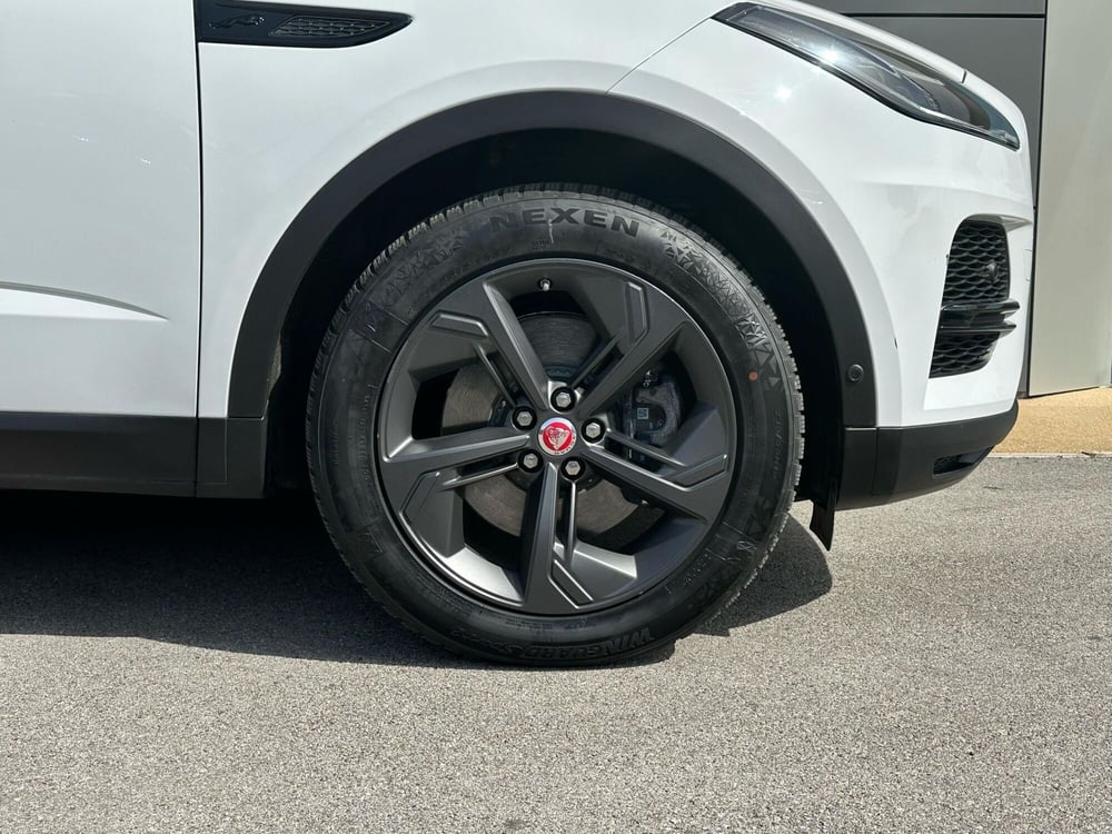 Jaguar E-Pace usata a Bari (9)