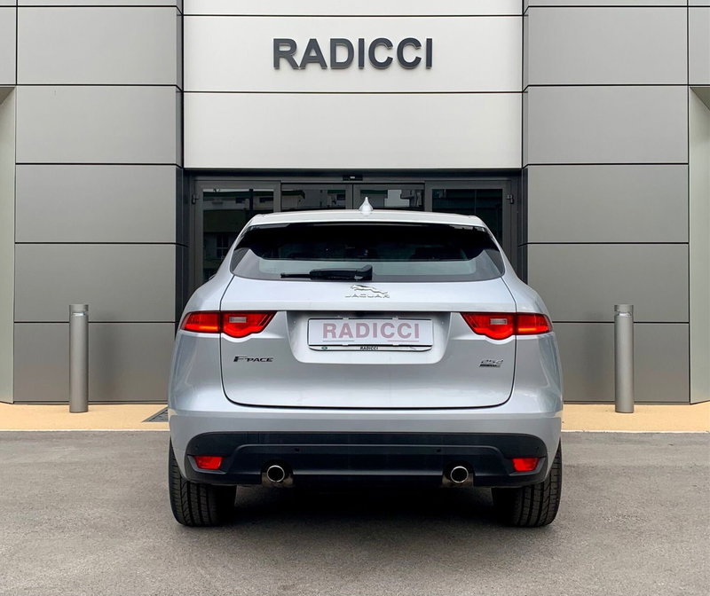 Jaguar F-Pace usata a Bari (7)