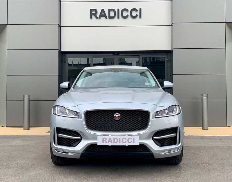 Jaguar F-Pace usata a Bari (8)