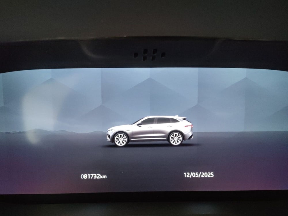 Jaguar F-Pace usata a Milano (10)