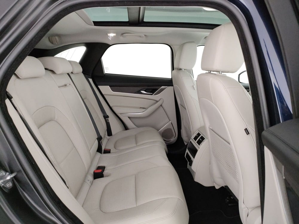 Jaguar F-Pace usata a Milano (5)