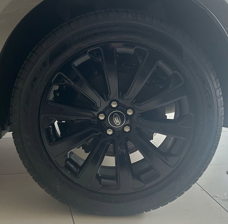 Land Rover Range Rover Velar usata a Ferrara (9)