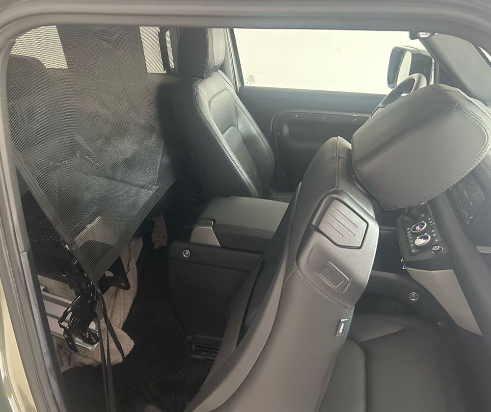 Land Rover Defender usata a Ferrara (5)