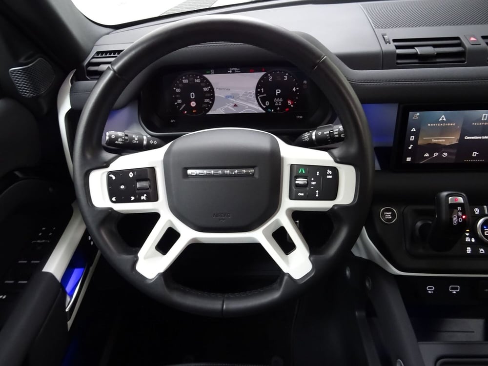 Land Rover Defender usata a Como (10)