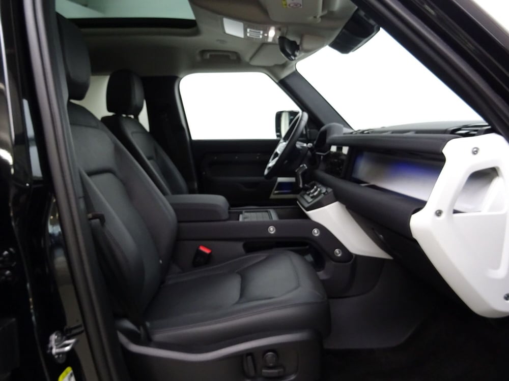 Land Rover Defender usata a Como (3)