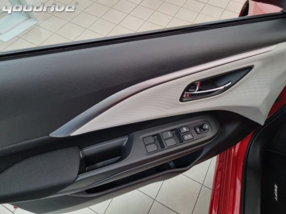 Suzuki Swift nuova a Napoli (19)