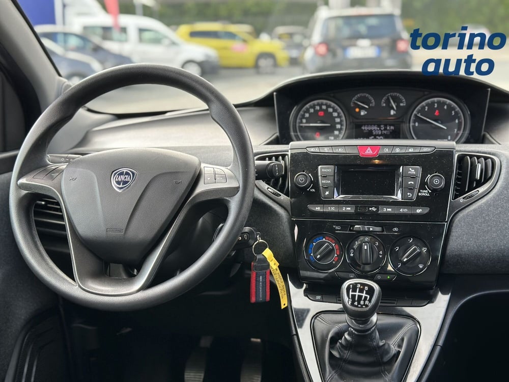 Lancia Ypsilon usata a Torino (14)