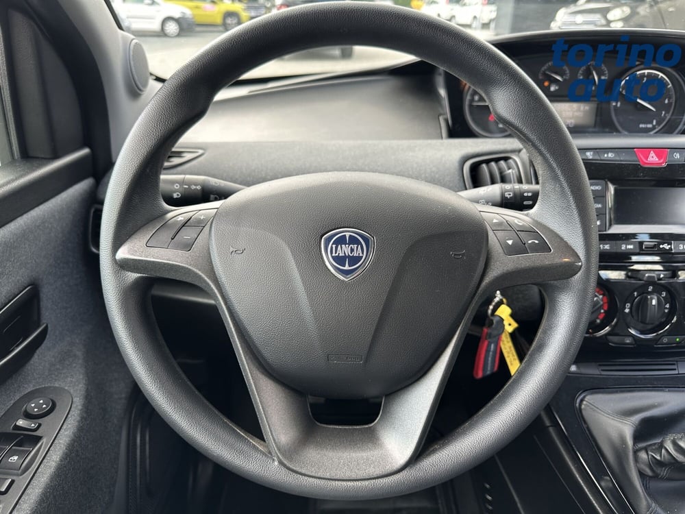 Lancia Ypsilon usata a Torino (15)