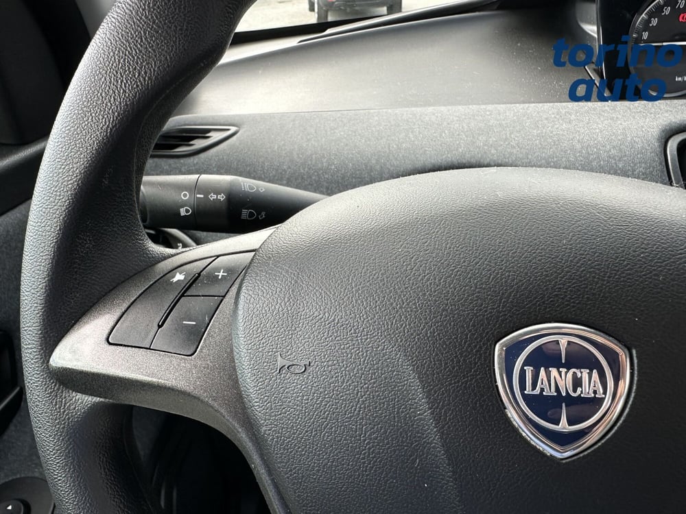 Lancia Ypsilon usata a Torino (16)