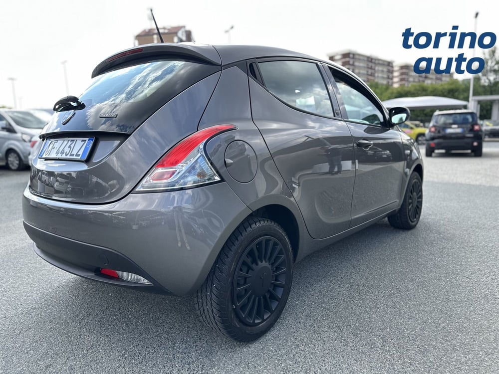 Lancia Ypsilon usata a Torino (7)
