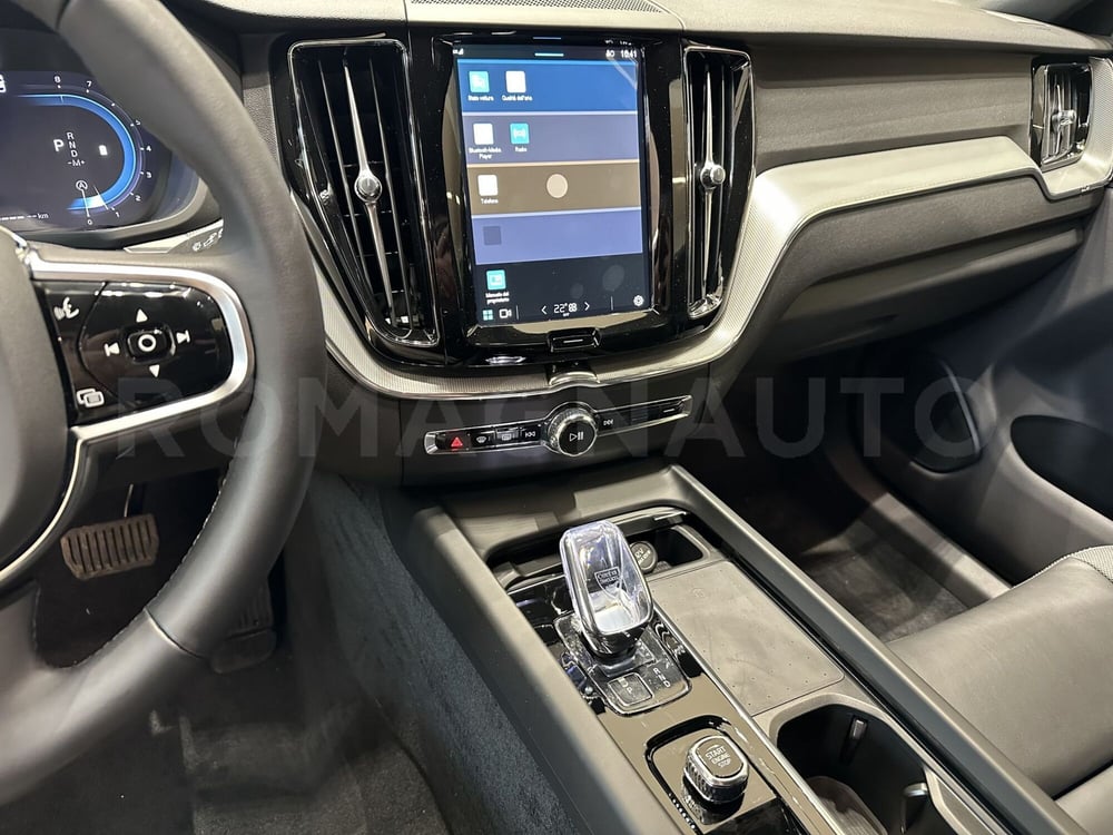 Volvo XC60 nuova a Forlì-Cesena (11)