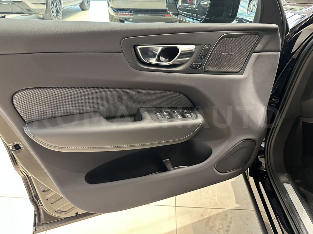 Volvo XC60 nuova a Forlì-Cesena (13)