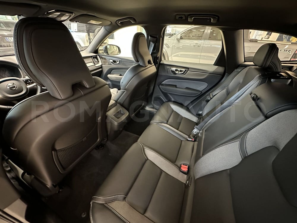Volvo XC60 nuova a Forlì-Cesena (14)