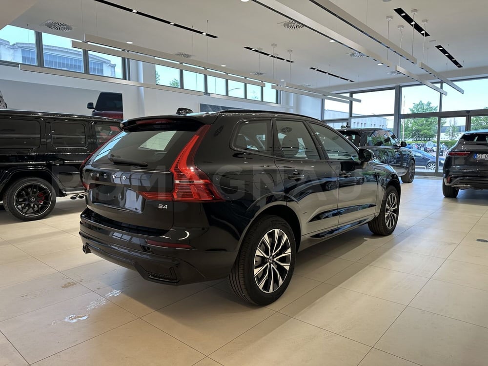 Volvo XC60 nuova a Forlì-Cesena (5)