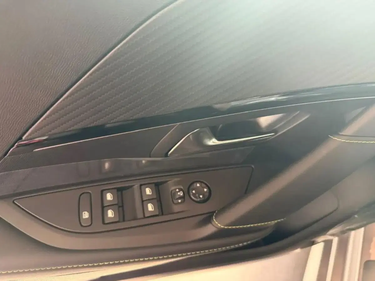 Peugeot 208 nuova a Latina (4)