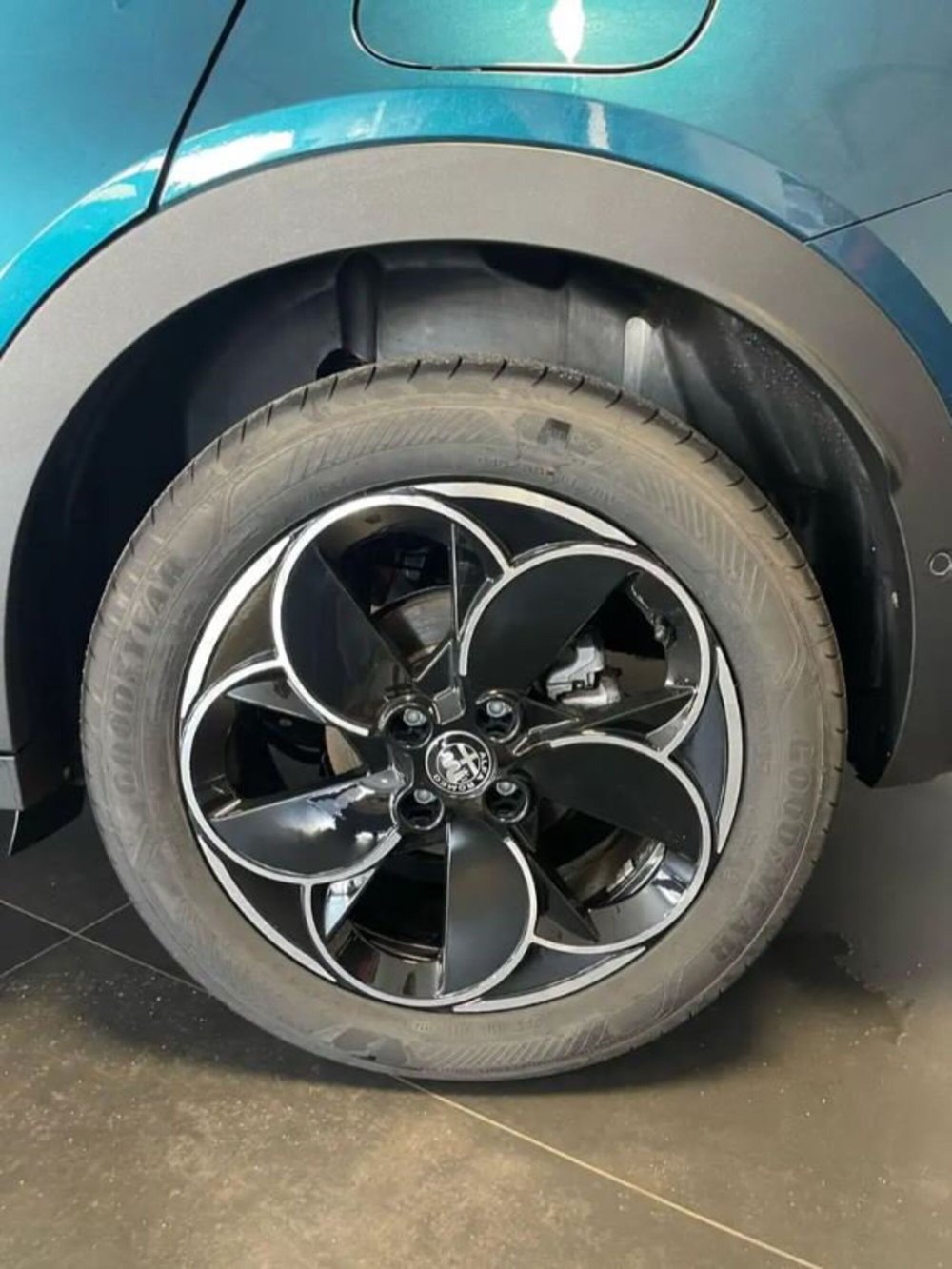 Alfa Romeo Junior nuova a Latina (4)