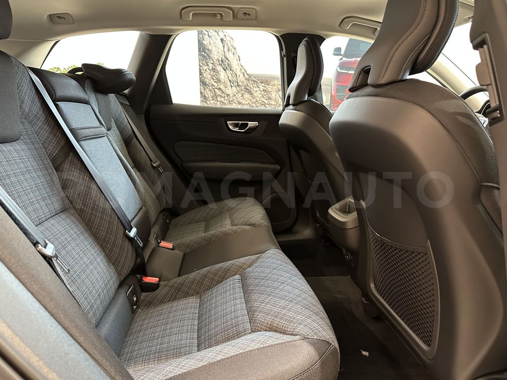 Volvo XC60 nuova a Forlì-Cesena (13)