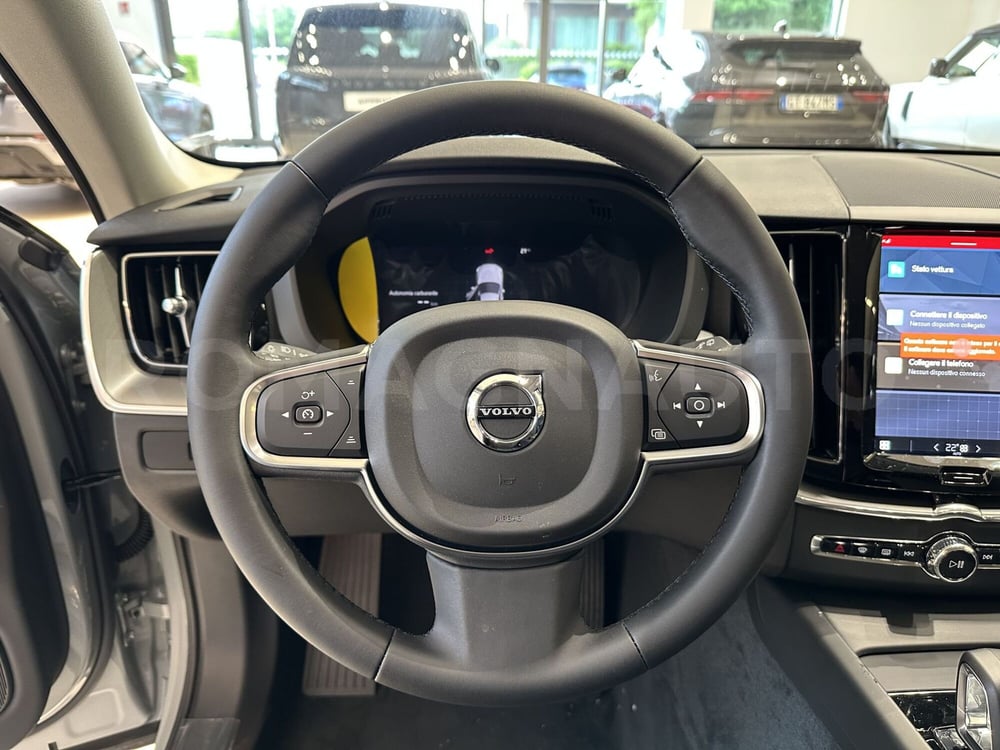 Volvo XC60 nuova a Forlì-Cesena (9)