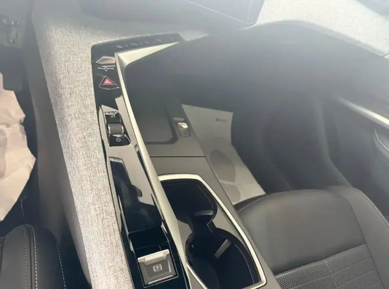 Peugeot 3008 nuova a Latina (11)