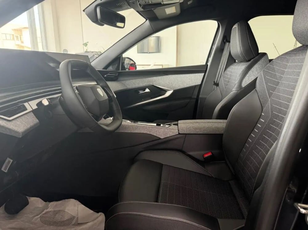 Peugeot 3008 nuova a Latina (9)