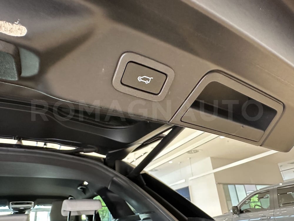 Land Rover Range Rover Velar usata a Forlì-Cesena (16)
