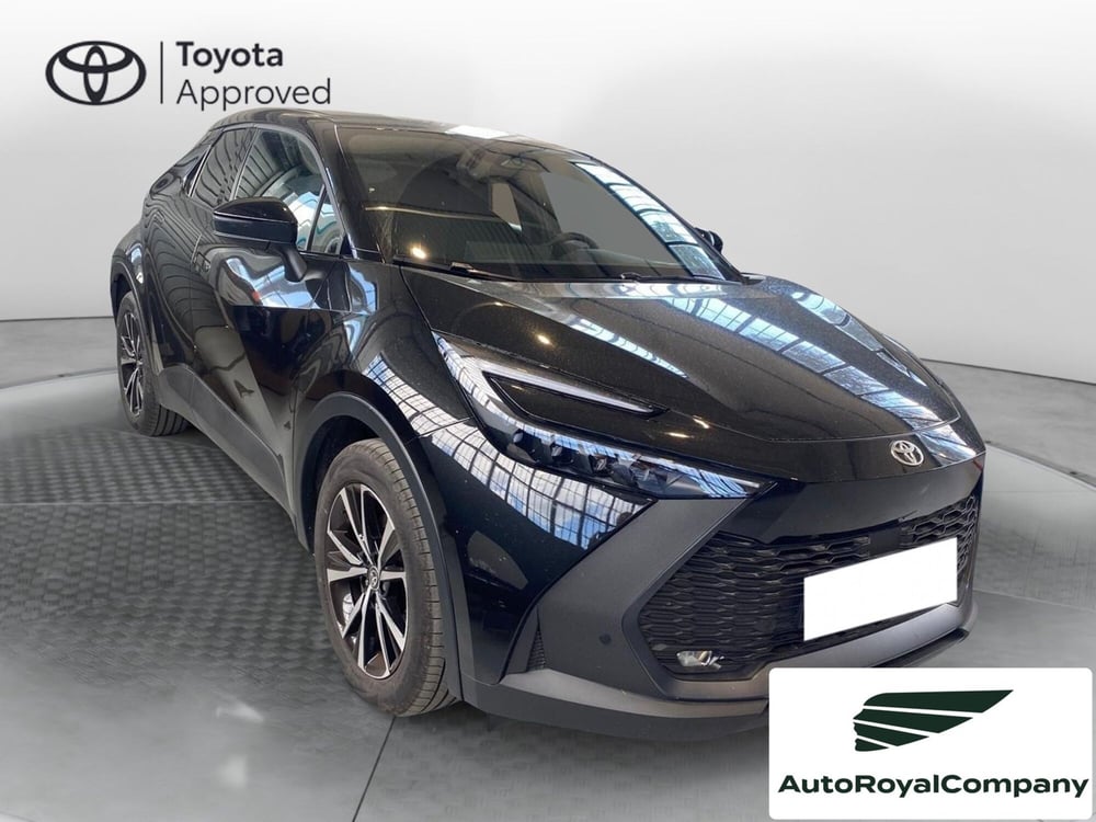 Toyota Toyota C-HR nuova a Roma