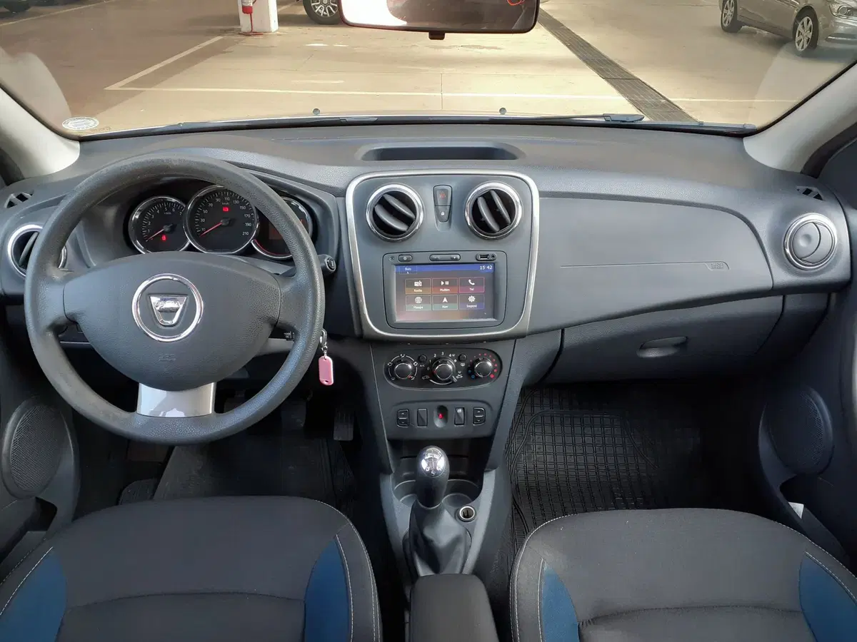Dacia Sandero usata a Modena (6)