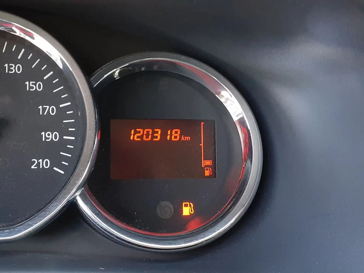 Dacia Sandero usata a Modena (8)