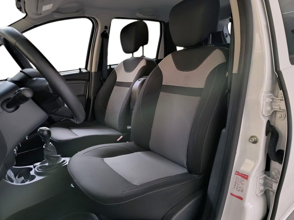 Dacia Duster usata a Udine (8)