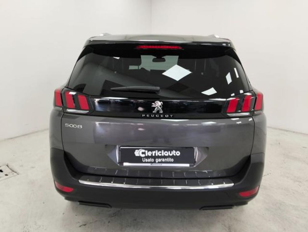 Peugeot 5008 usata a Como (10)