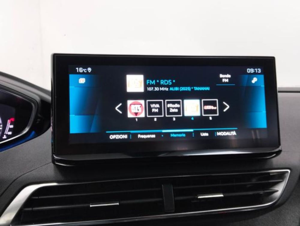 Peugeot 5008 usata a Como (16)