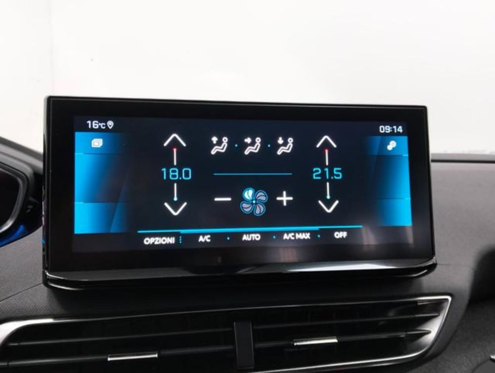 Peugeot 5008 usata a Como (18)