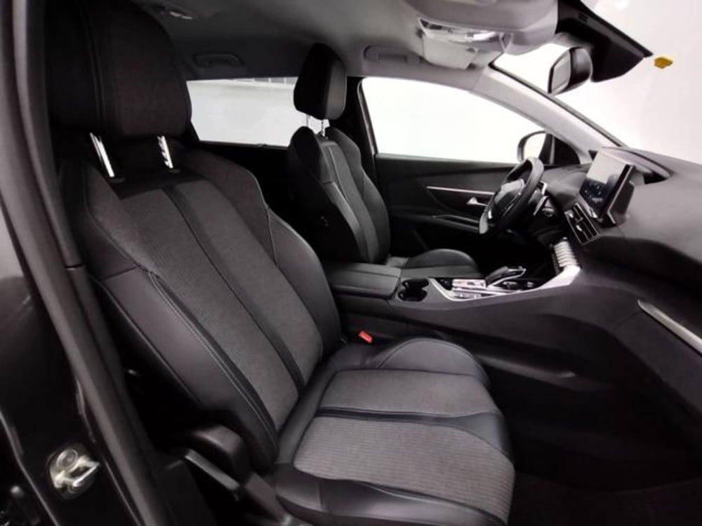 Peugeot 5008 usata a Como (3)