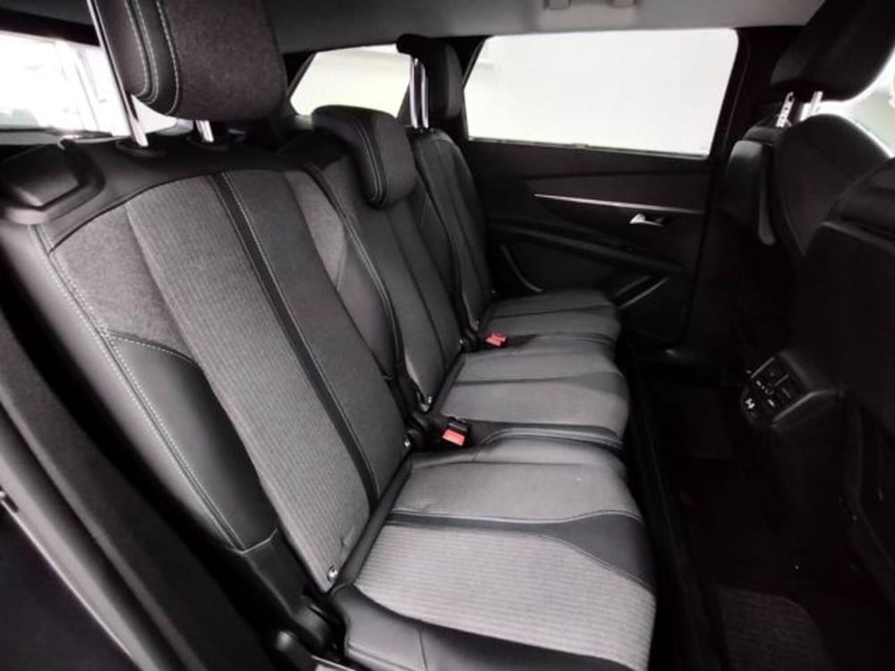 Peugeot 5008 usata a Como (5)