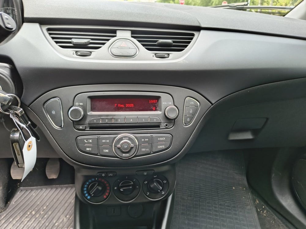 Opel Corsa usata a Padova (11)