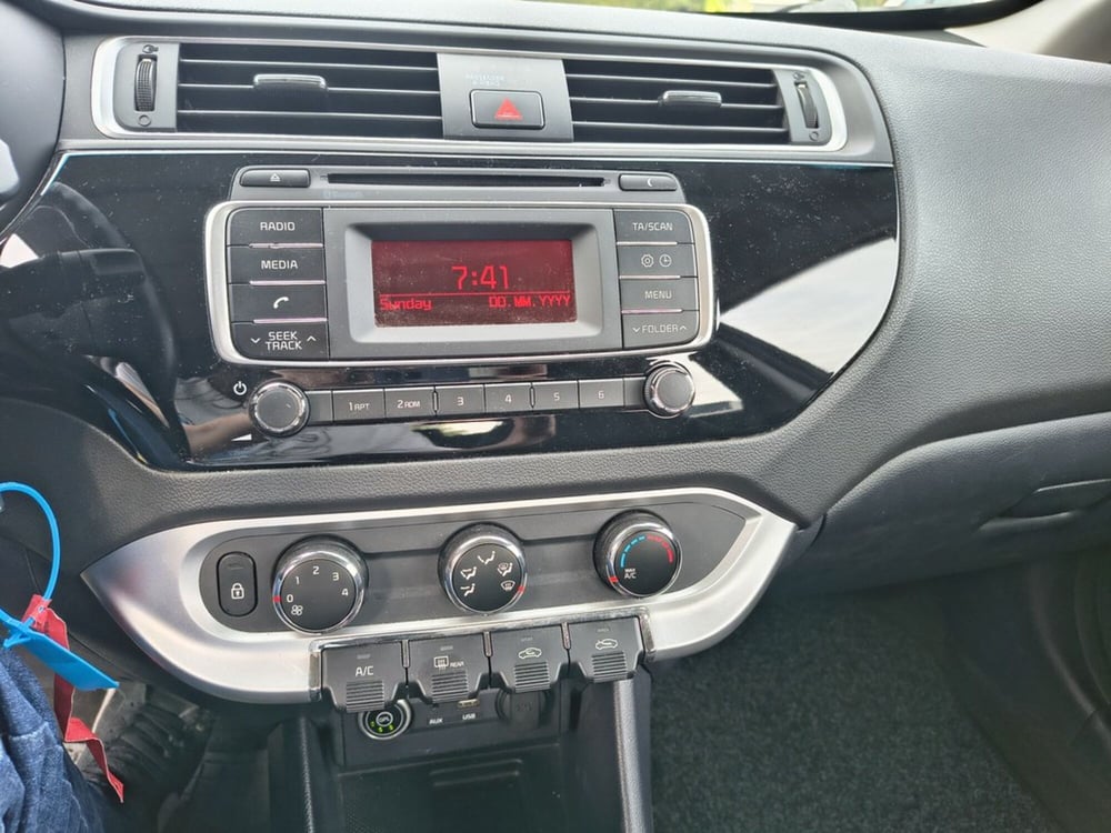 Kia Rio usata a Padova (11)