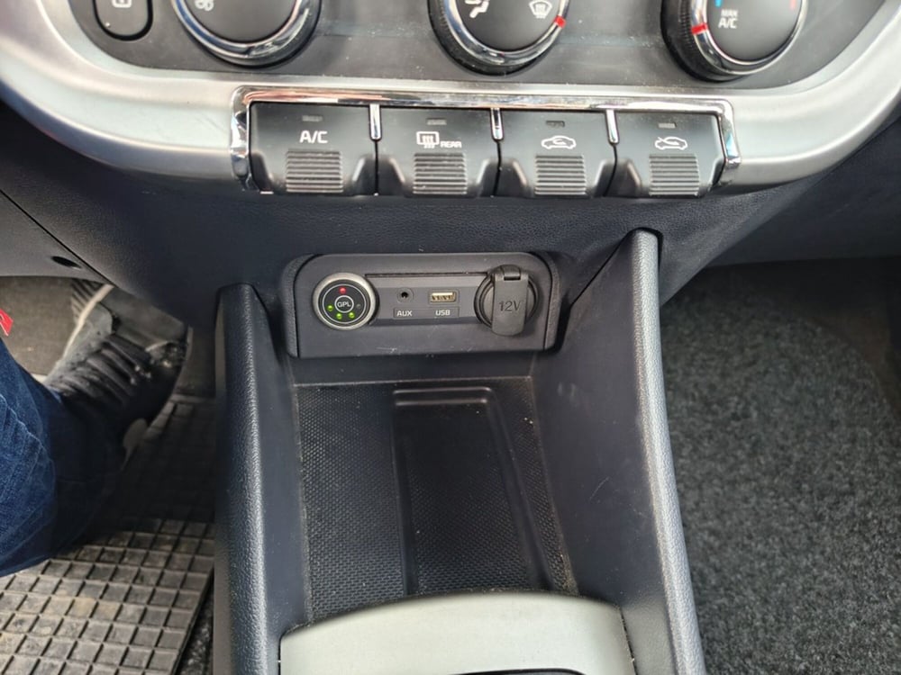 Kia Rio usata a Padova (12)