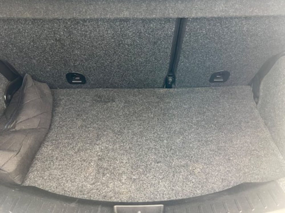 Lancia Ypsilon usata a Napoli (10)