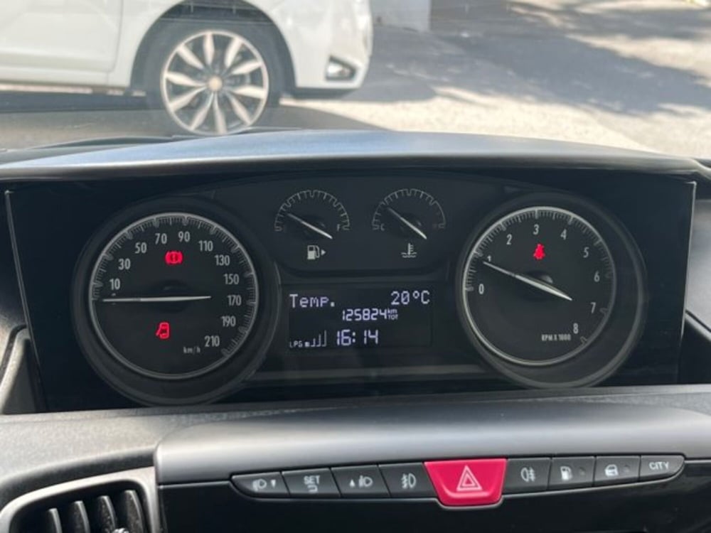 Lancia Ypsilon usata a Napoli (11)