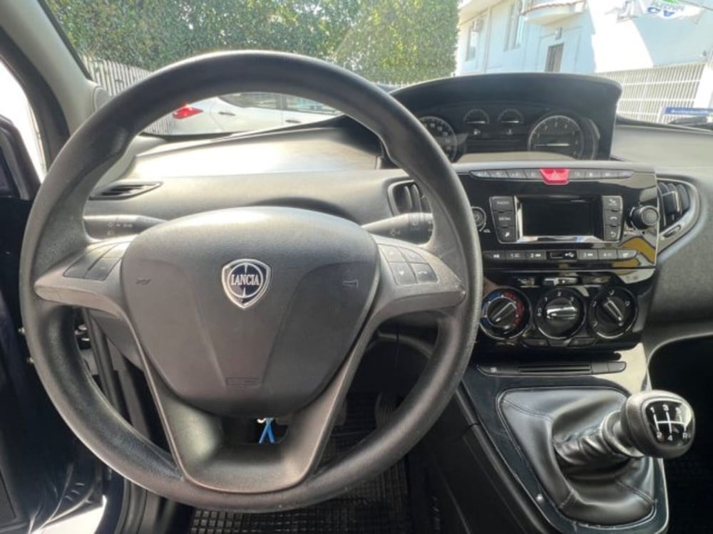 Lancia Ypsilon usata a Napoli (13)