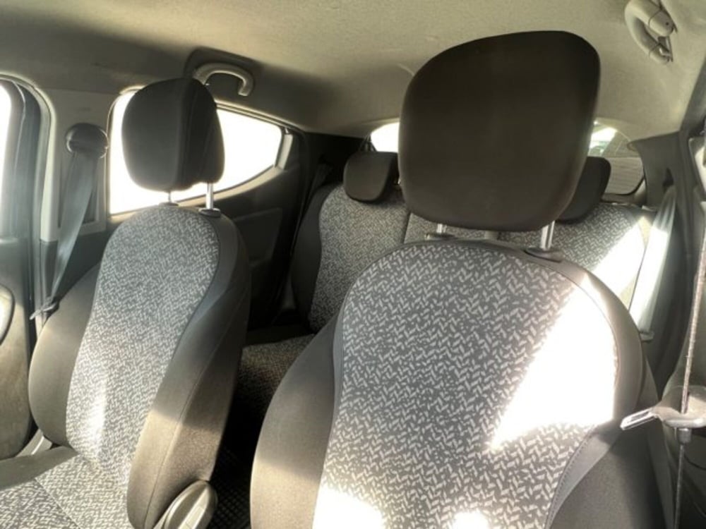 Lancia Ypsilon usata a Napoli (14)