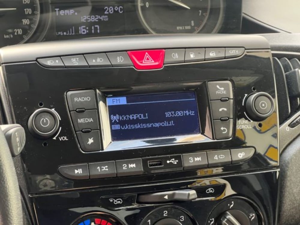 Lancia Ypsilon usata a Napoli (16)