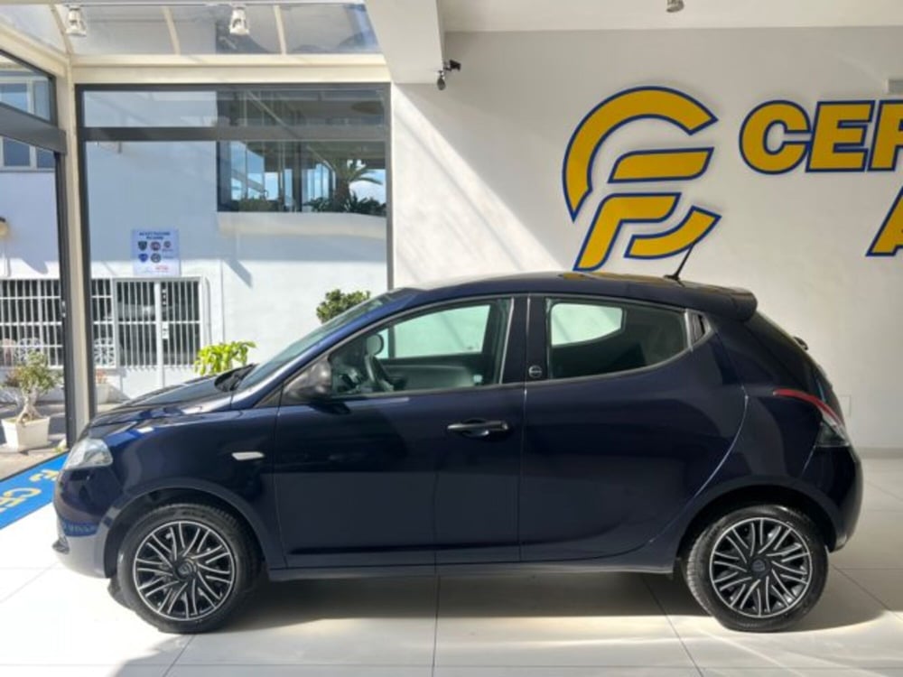 Lancia Ypsilon usata a Napoli (2)