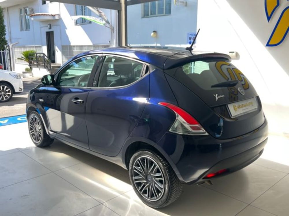 Lancia Ypsilon usata a Napoli (5)
